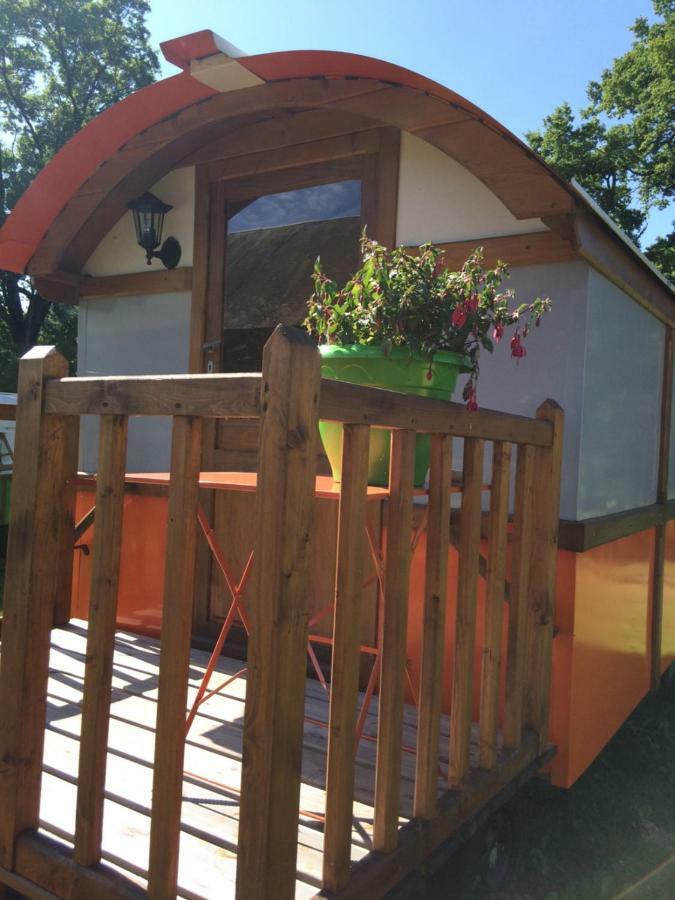 Les Roulottes De L'Airou Hotel Beauchamps  Luaran gambar